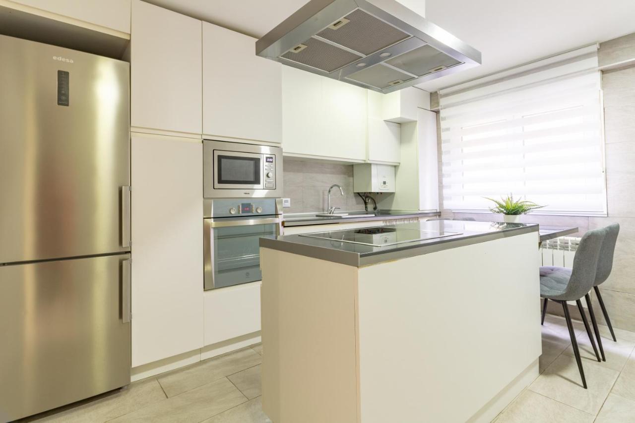 Ah King Size Apartment Vut5461As Овиедо Екстериор снимка